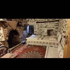Konukevi Lubbey Butik, Dolaylar
